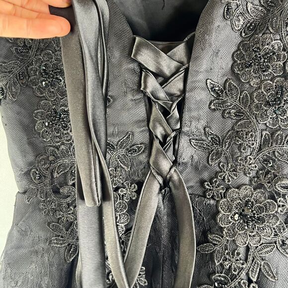 Black Vneck Embroidered Floral Tulle Fit &‎ Flare Formal Homecoming Dress Sz SM - Picture 8 of 11